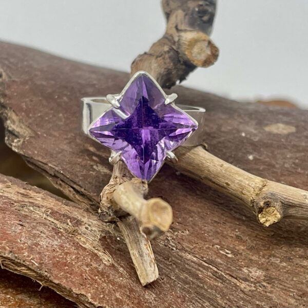 amethyst-ring-square-silver-sandrakernsjewellery