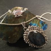 labradorite-pendant-antiqued-oval-clasp-3-sandrakernsjewellery