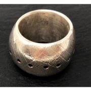 leaf-imprint-barrell-ring-holes-silver-2-sandrakernsjewellry