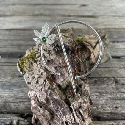 penanular-brooch-leaf-green-feverfew-sterlingsilver-sandrakernsjewellery