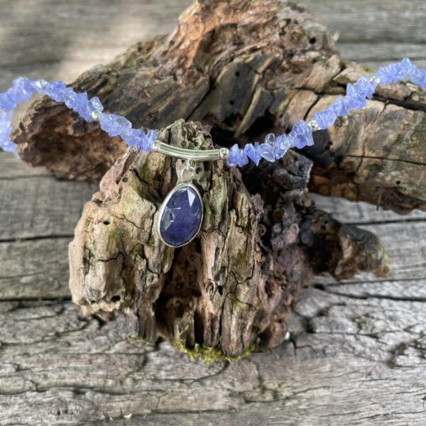 tanzanite-necklace-chips-silver-faceted-sandrakernjewellery